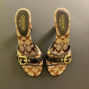 Coach women’s sandals with heel size W US7 Brand New